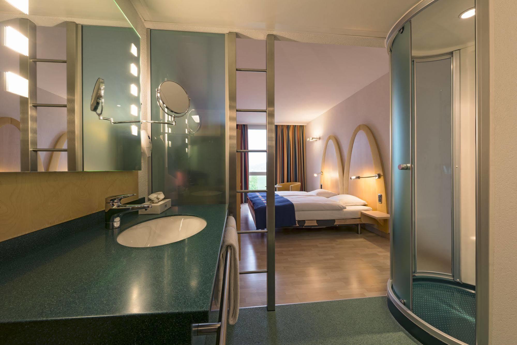 Lully 3 Lakes Hotel 3*