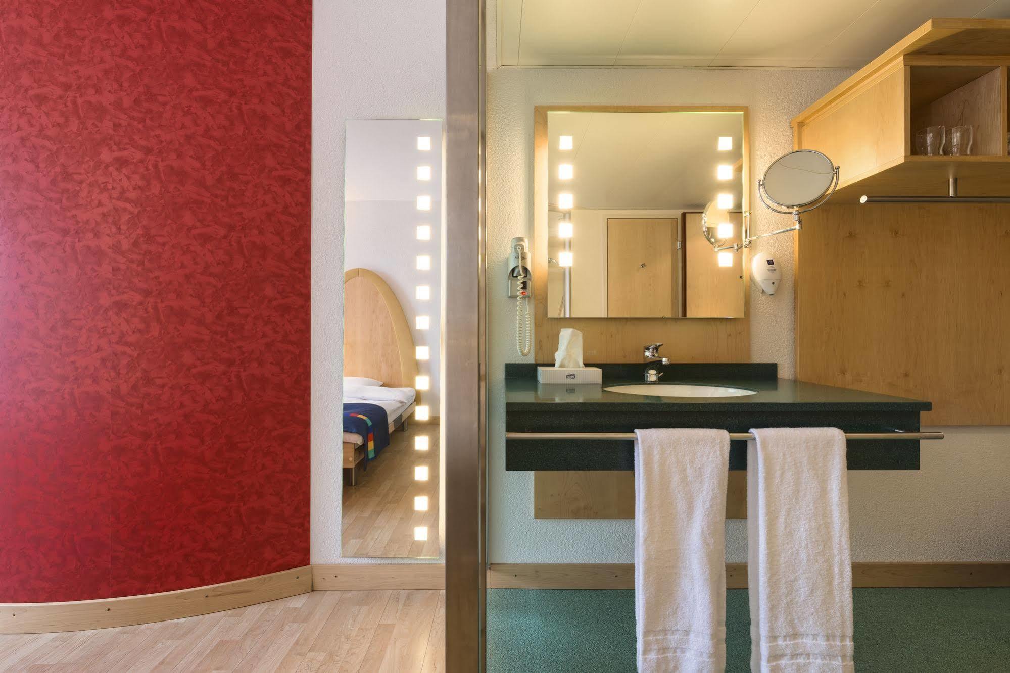Lully 3 Lakes Hotel 3*